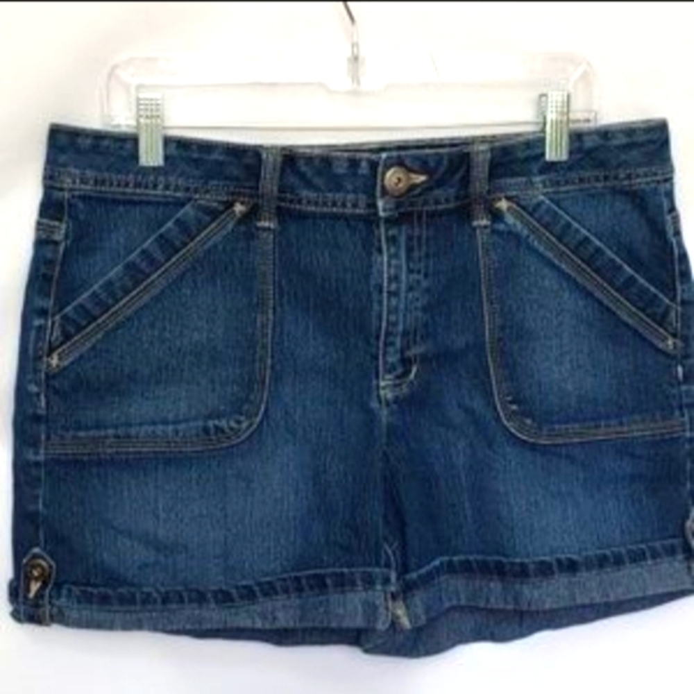 💙French Cuff cuffed stretchy jean shorts 🤍Size 14